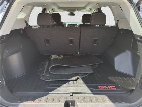 Used 2024 GMC Terrain SLE w/ Driver Convenience Package AWD/4WD image 10