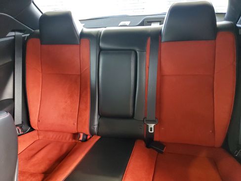 Used 2016 Dodge Challenger R/T Scat Pack w/ Leather Interior Group RWD image 9