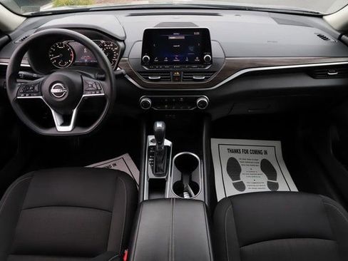 Used 2024 Nissan Altima 2.5 SV image 19