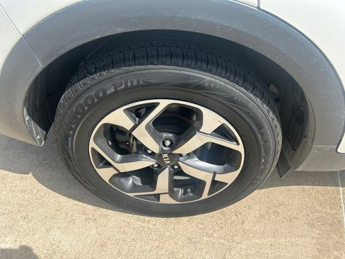Used 2021 Kia Sportage LX AWD/4WD image 9