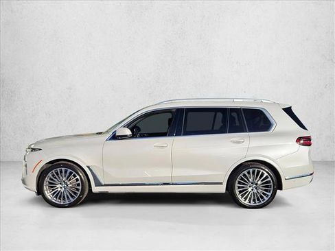 Used 2023 BMW X7 xDrive40i w/ Premium Package image 9