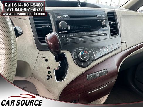 Used 2013 Toyota Sienna XLE AWD/4WD image 19