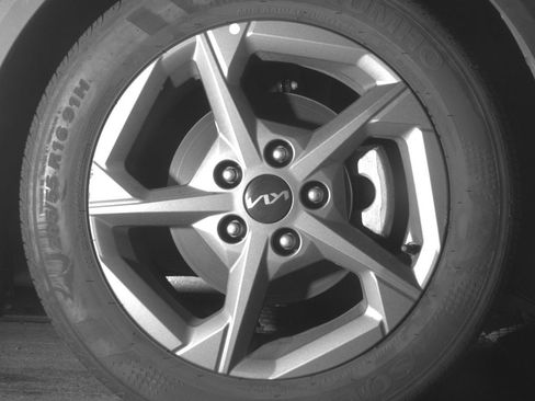 Used 2025 Kia K4 LXS image 13