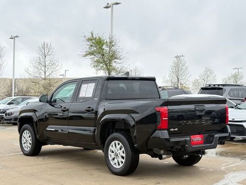 Used 2025 Toyota Tacoma SR5 image 4