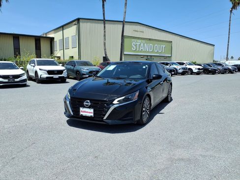 Used 2023 Nissan Altima 2.5 SV FWD image 4