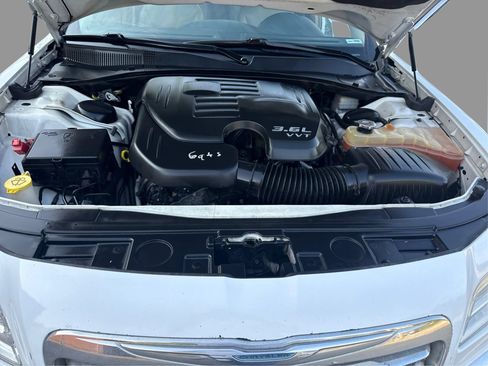 Used 2011 Chrysler 300 Limited RWD image 13