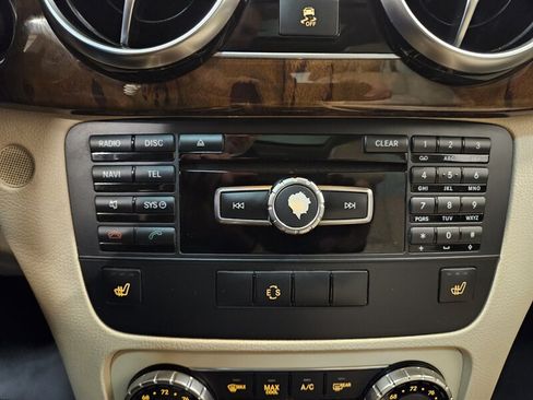 Used 2015 Mercedes-Benz GLK 250 BlueTEC 4MATIC image 34