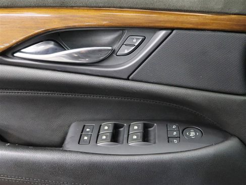 Used 2019 Cadillac Escalade Premium Luxury image 37