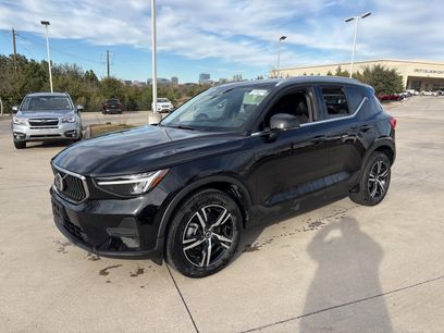 Certified 2025 Volvo XC40 B5 Core