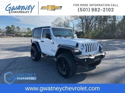 Used 2019 Jeep Wrangler Sport image 3