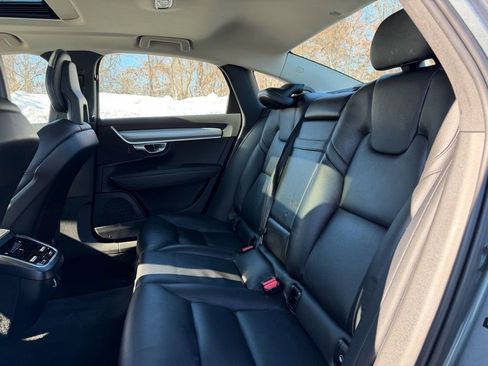 Used 2017 Volvo S90 T6 Momentum w/ Vision Package image 27