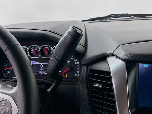 Used 2015 Chevrolet Suburban LT w/ Luxury Package image 17