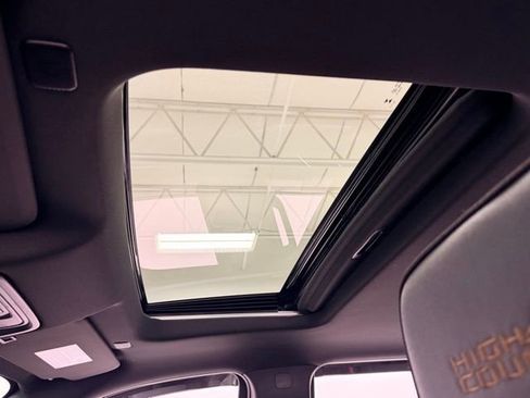 Certified 2024 Chevrolet Silverado 2500 High Country w/ Technology Package image 19