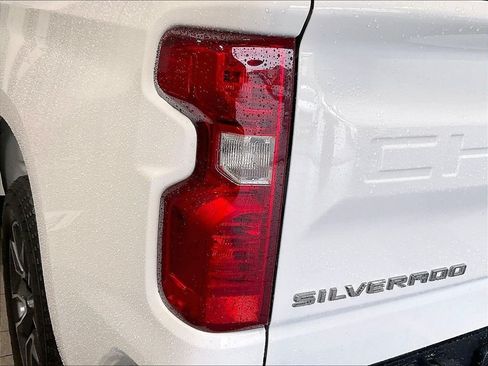 Used 2023 Chevrolet Silverado 1500 LT AWD/4WD image 34
