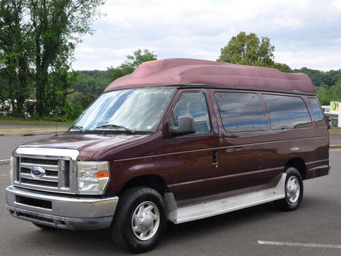 Used 2010 Ford E-350 and Econoline 350 XL image 2