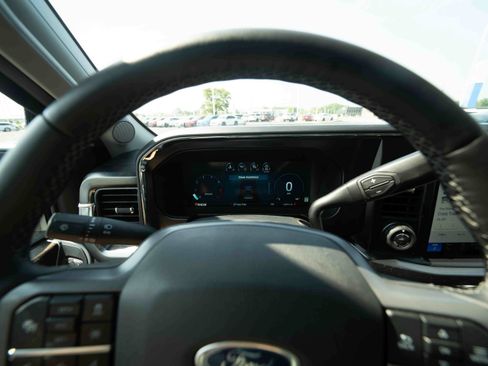Used 2025 Ford F250 Lariat w/ Lariat Ultimate Package AWD/4WD image 15