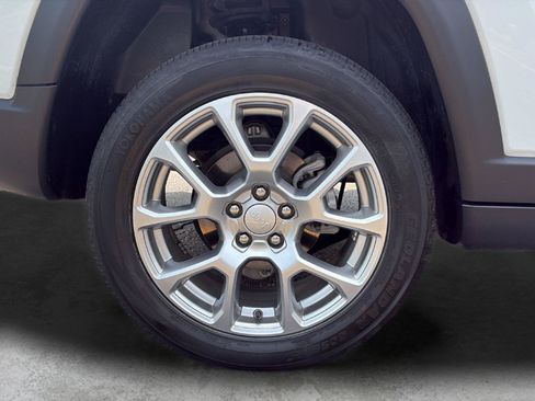 Used 2023 Jeep Compass Latitude AWD/4WD image 24