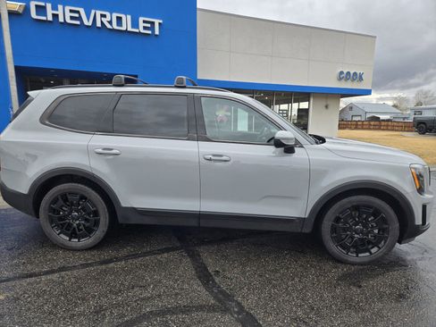 Used 2021 Kia Telluride EX w/ EX Premium Package image 2