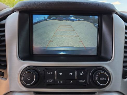 Used 2020 GMC Yukon XL SLT w/ Open Road Package AWD/4WD image 28