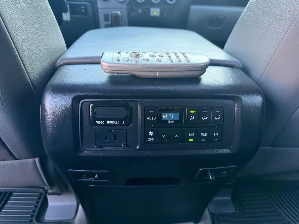 Used 2011 Toyota Sequoia Platinum AWD/4WD image 26