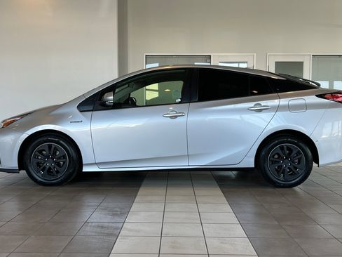 Certified 2021 Toyota Prius LE image 7