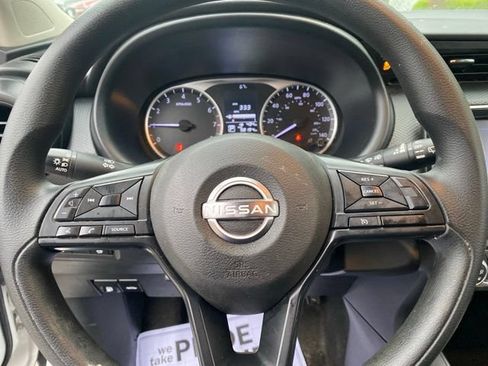 Used 2023 Nissan Kicks S FWD image 10