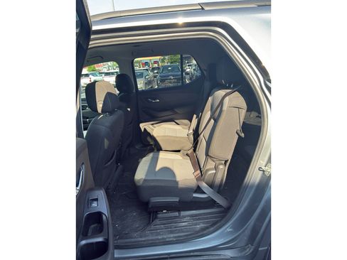 Used 2021 Chevrolet Traverse LT FWD image 11