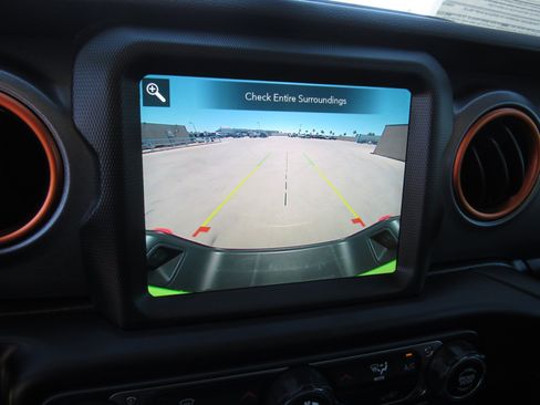 Used 2021 Jeep Gladiator Mojave AWD/4WD image 18