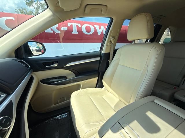 Used 2018 Toyota Highlander XLE FWD image 13