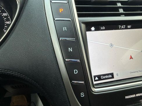 Used 2016 Lincoln MKX Reserve w/ Climate Package AWD/4WD image 28