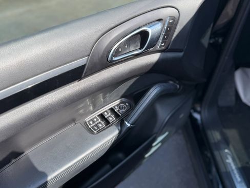 Used 2016 Porsche Cayenne image 23