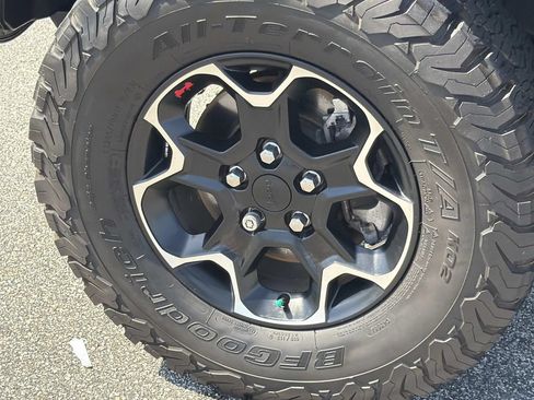 Used 2023 Jeep Wrangler Unlimited Rubicon AWD/4WD image 29