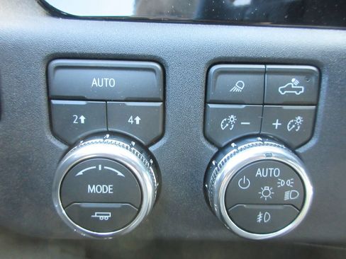 New 2026 GMC Sierra 1500 SLT w/ SLT Convenience Package AWD/4WD image 19