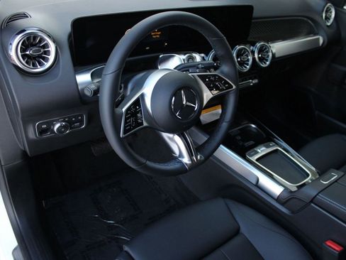 New 2026 Mercedes-Benz GLB 250 image 4