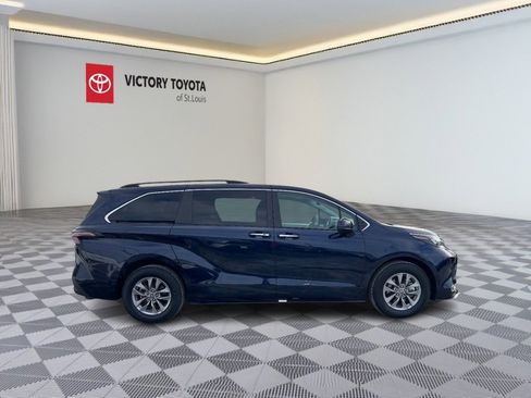Used 2024 Toyota Sienna XLE image 2