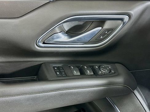 Used 2023 GMC Yukon AT4 w/ AT4 Premium Package AWD/4WD image 10