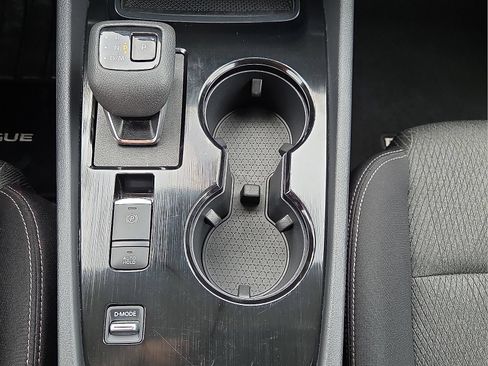 Used 2025 Nissan Rogue SV FWD image 18