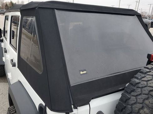 Used 2017 Jeep Wrangler Unlimited Sport w/ Connectivity Group image 11