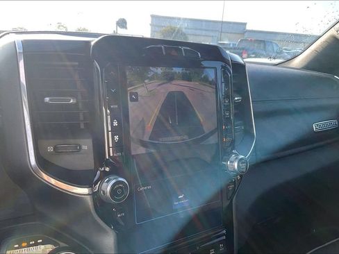 Used 2022 RAM 1500 Laramie AWD/4WD image 18