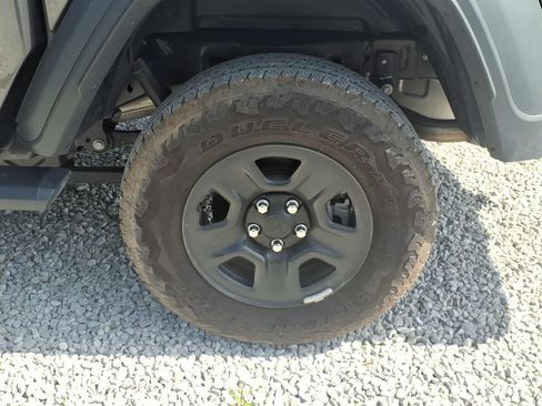 Used 2026 Jeep Gladiator Sport AWD/4WD image 16