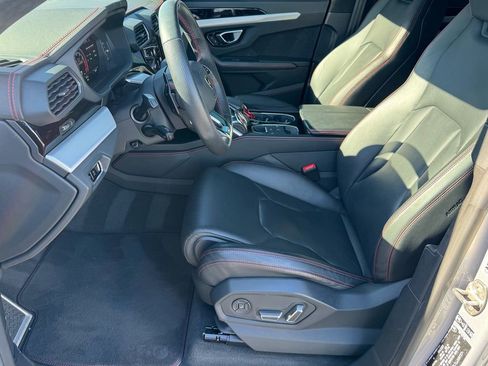 Used 2020 Lamborghini Urus Base image 11