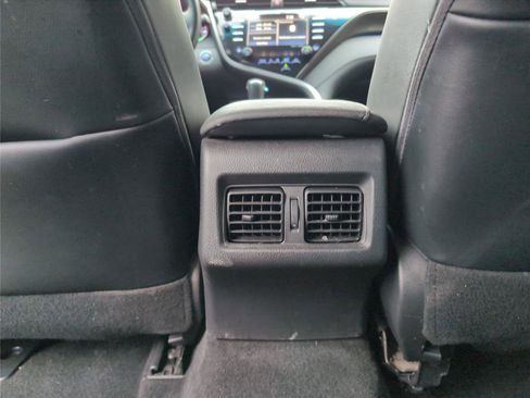 Used 2020 Toyota Camry XSE image 27