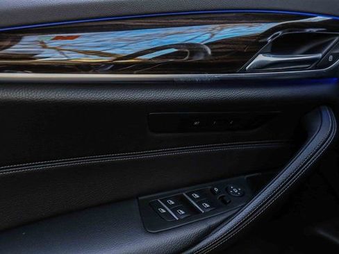 Used 2019 BMW 530e image 15