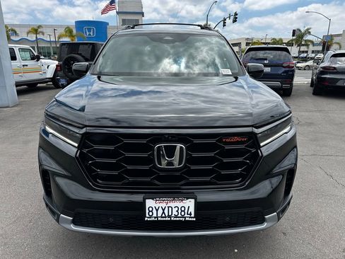 Used 2025 Honda Pilot TrailSport image 3
