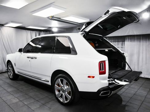 Used 2024 Rolls-Royce Cullinan image 91