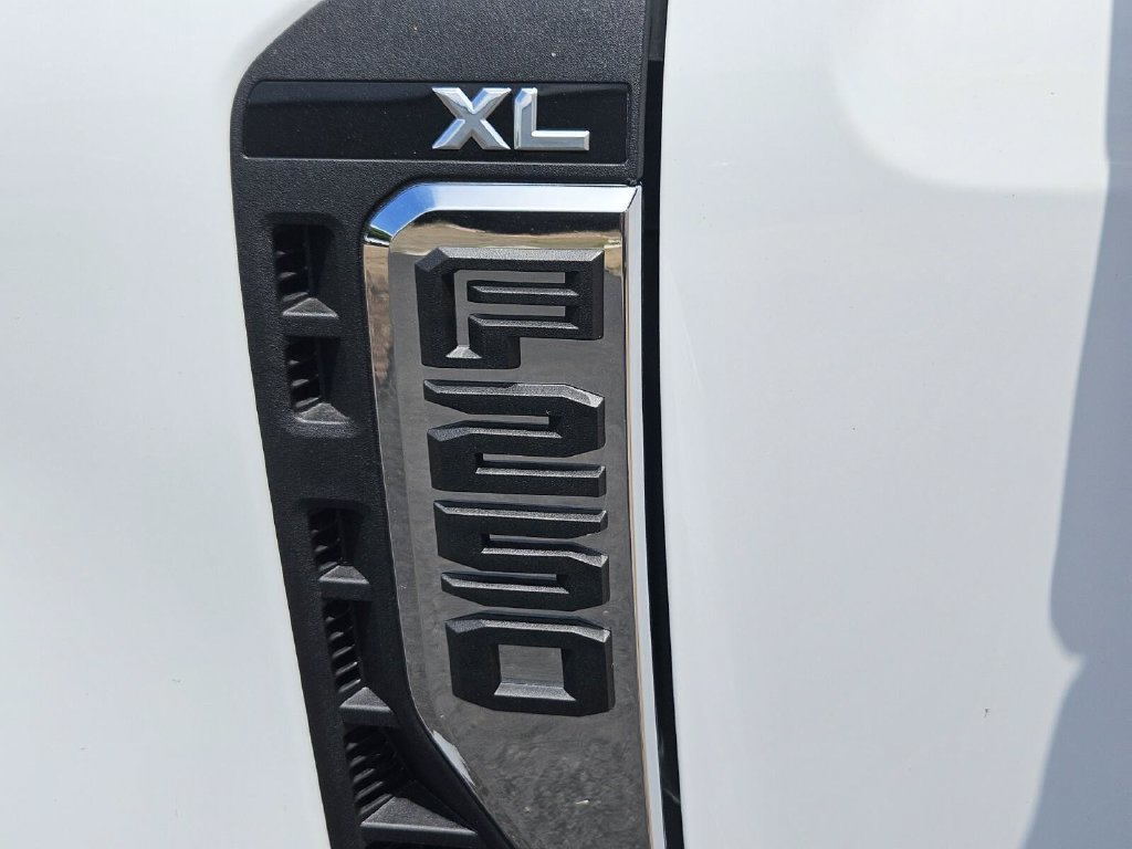 New 2026 Ford F250 XL w/ FX4 Off-Road Package AWD/4WD image 5