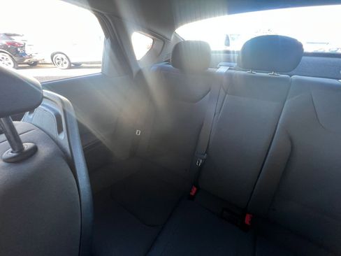 Used 2025 Kia K4 LXS image 39