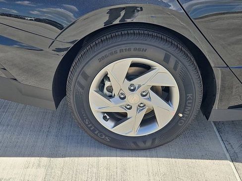 Certified 2025 Hyundai Sonata SE image 5