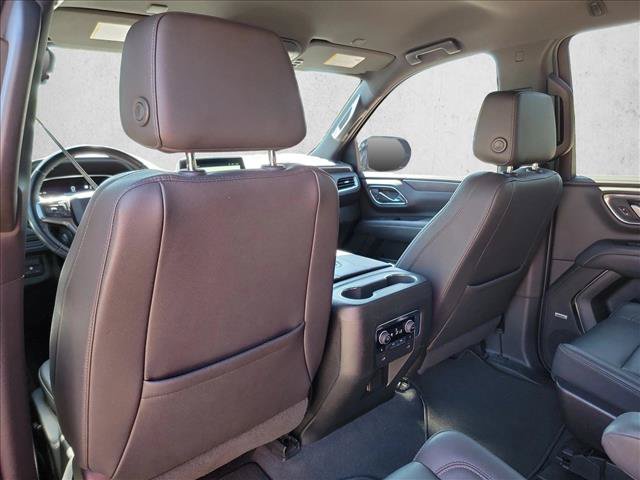 Used 2022 Chevrolet Suburban Z71 w/ Z71 Off-Road Package AWD/4WD image 18