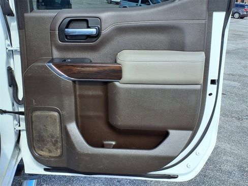 Used 2019 GMC Sierra 1500 SLT image 16